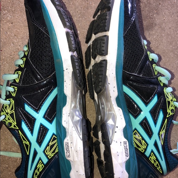 Women’s ASICS running shoes size 7.5 - Picture 2 of 6